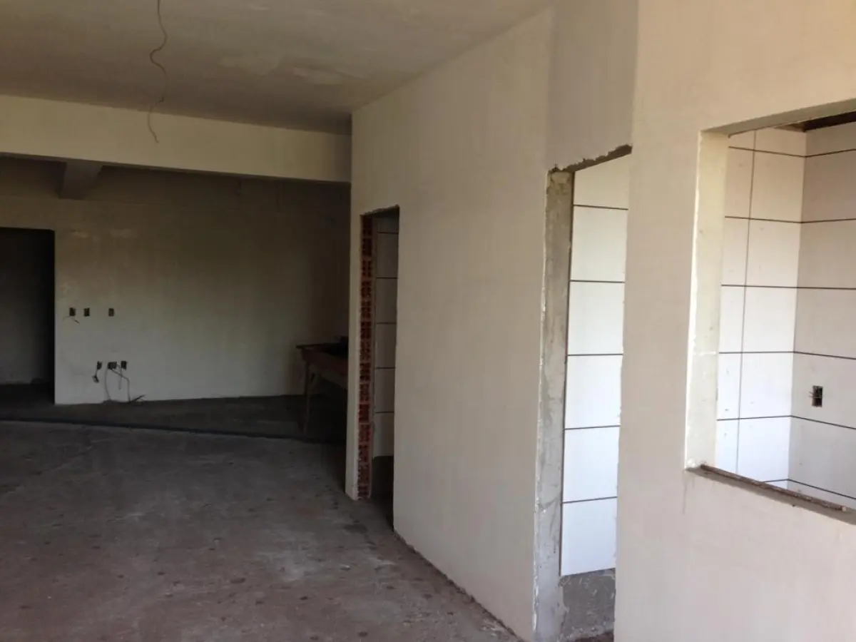 LOTE 001 - GRANDE PRÉDIO 2.415m2 EM NH – RUA SETE DE SETEMBRO COM LOCAÇÃO GARANTIDA