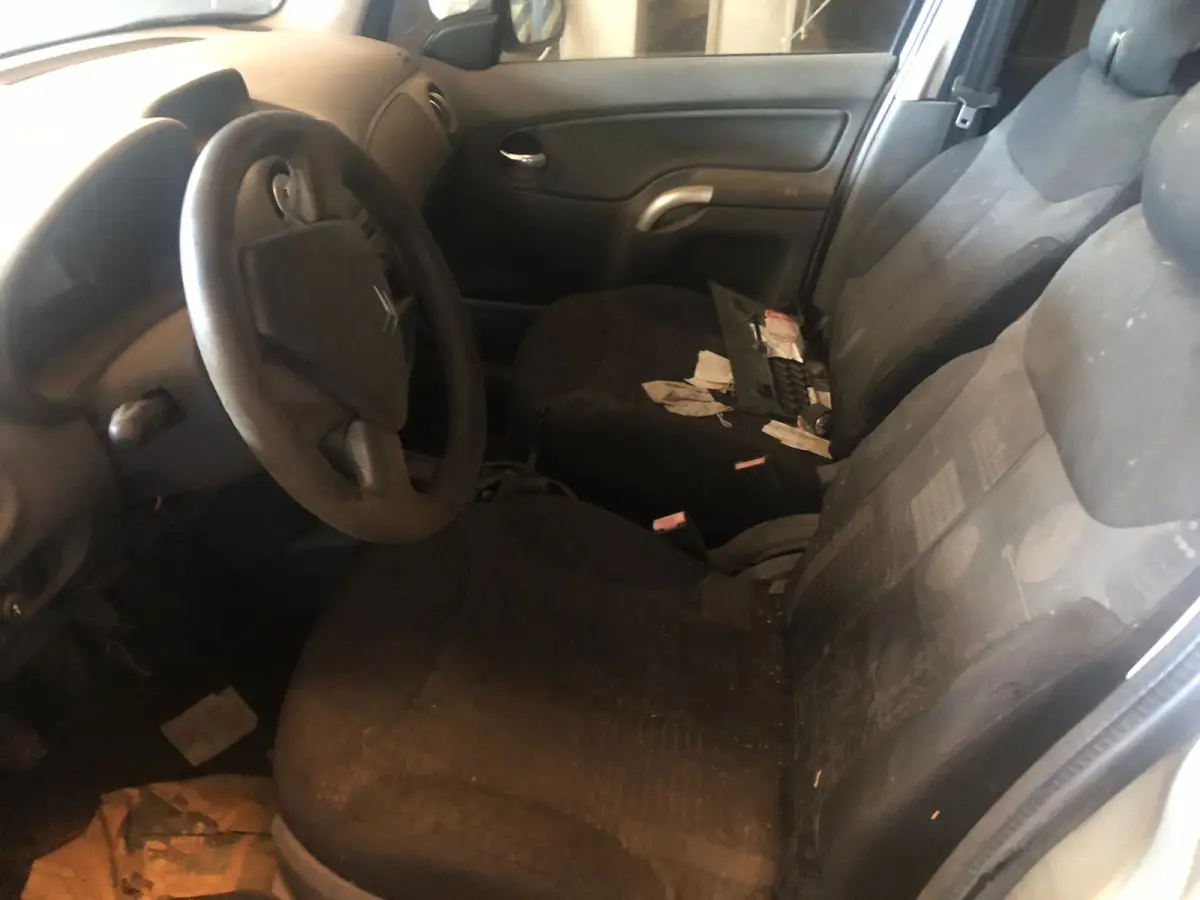 LOTE 001 - Citroen/C3 XTR, 1.4 Flex, cor prata, fabricação/modelo 2007/2008