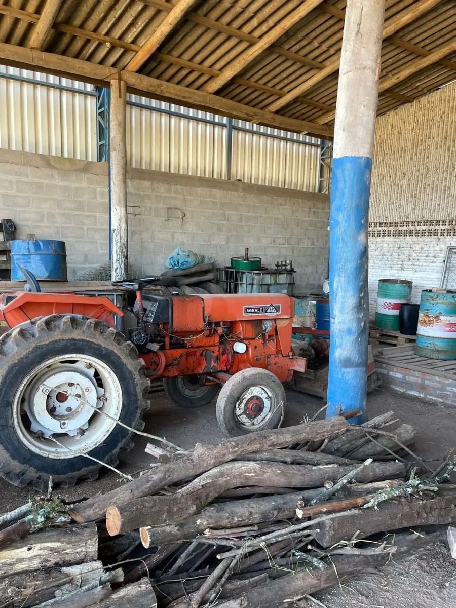 LOTE 058 - TRATOR, AGRALE 440