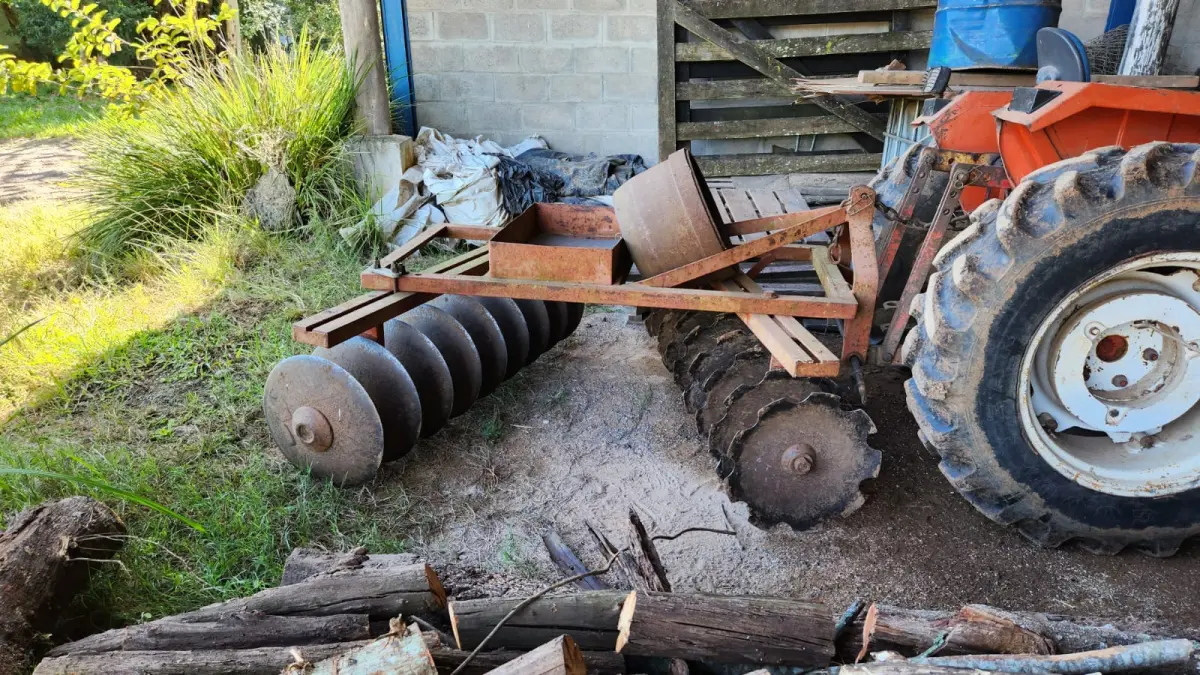 LOTE 061 - ARADO DE DISCOS