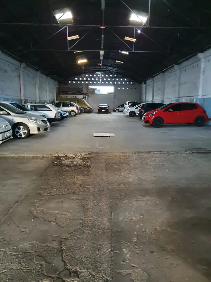 LOTE 002 - O imóvel, com área de 1.281,01m2, na Av. São Pedro nº 1000, de esquina com a Av. Pará Juntamente com o imóvel estará o Fundo de Comércio