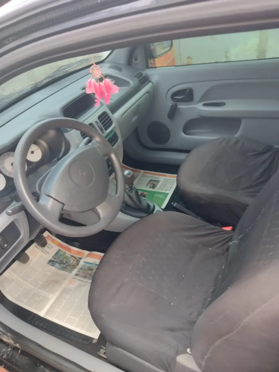 LOTE 000 - Renault Clio, fabricação/modelo 2010/2011