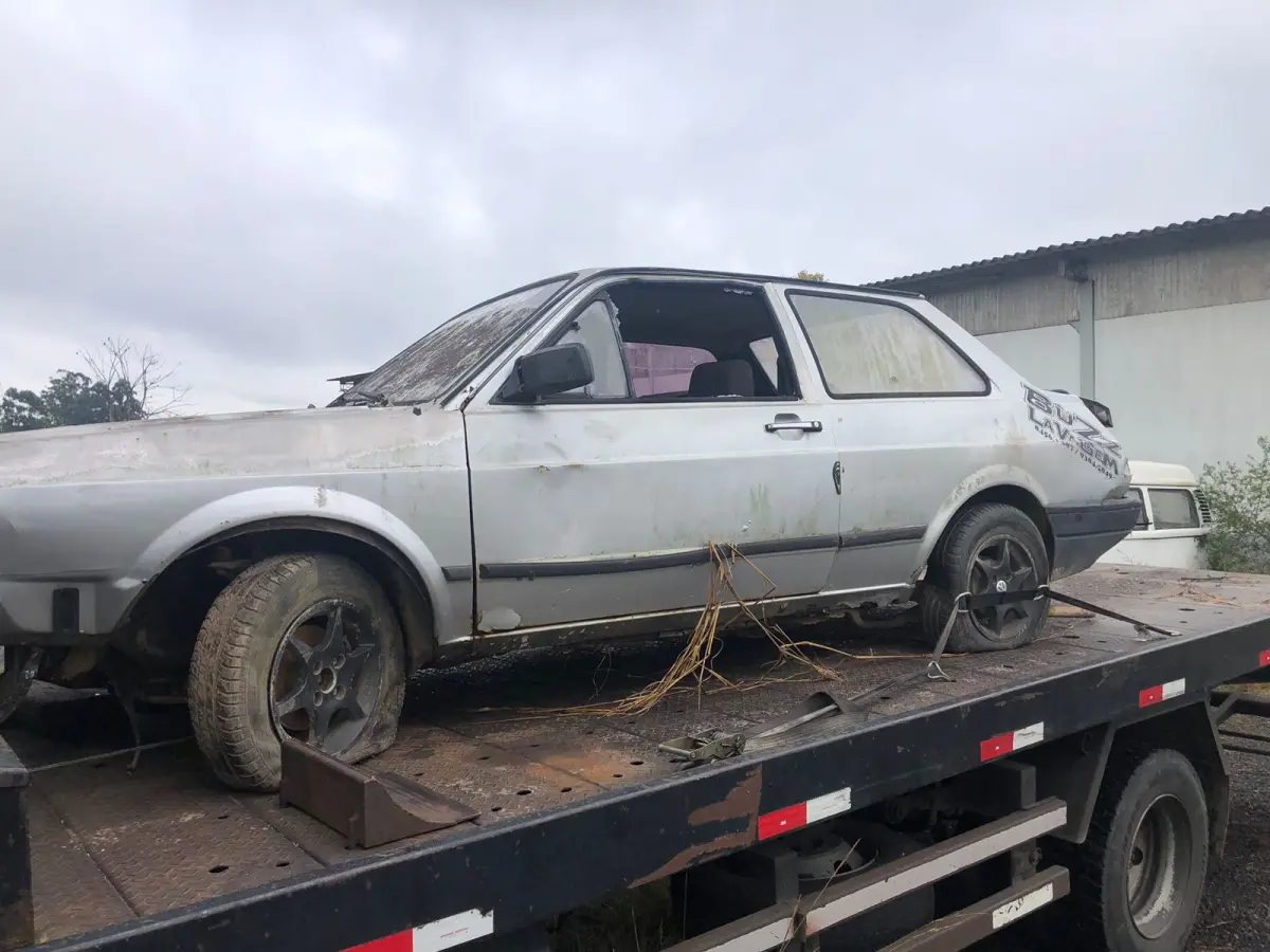 LOTE 004 - VW/Voyage GL, cor prata, fabricação/modelo 1991/1991