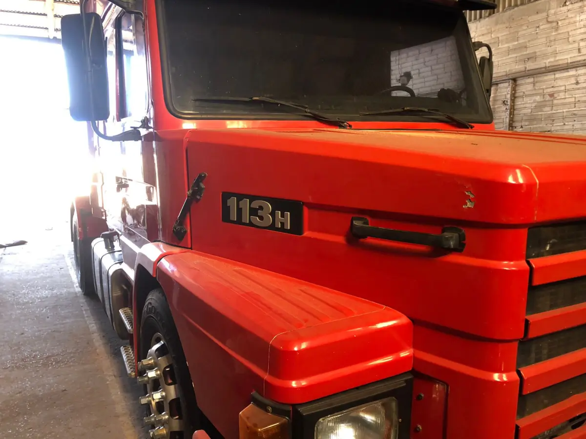 LOTE 076 - "CAMINHÃO SCANIA T113H 4X2, ANO 1997/1998, VERMELHO, PLACAS IHA8958
