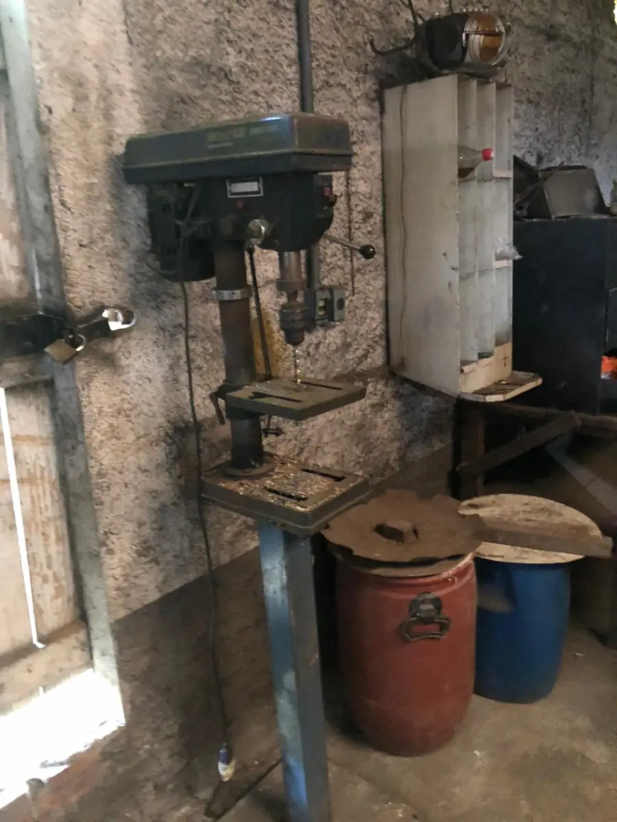 LOTE 085 - FURADEIRA DE BANCADA, SCHULZ, PRATIKA PSB 16P