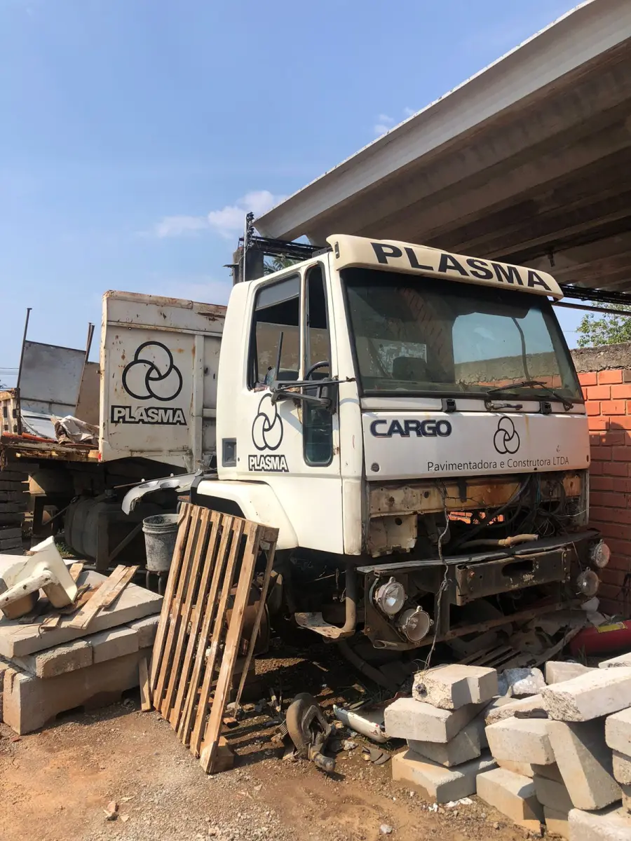 LOTE 003 - Caminhão Ford/Cargo 1622, fabricação/modelo 1999/1999, placa MAM9B04.