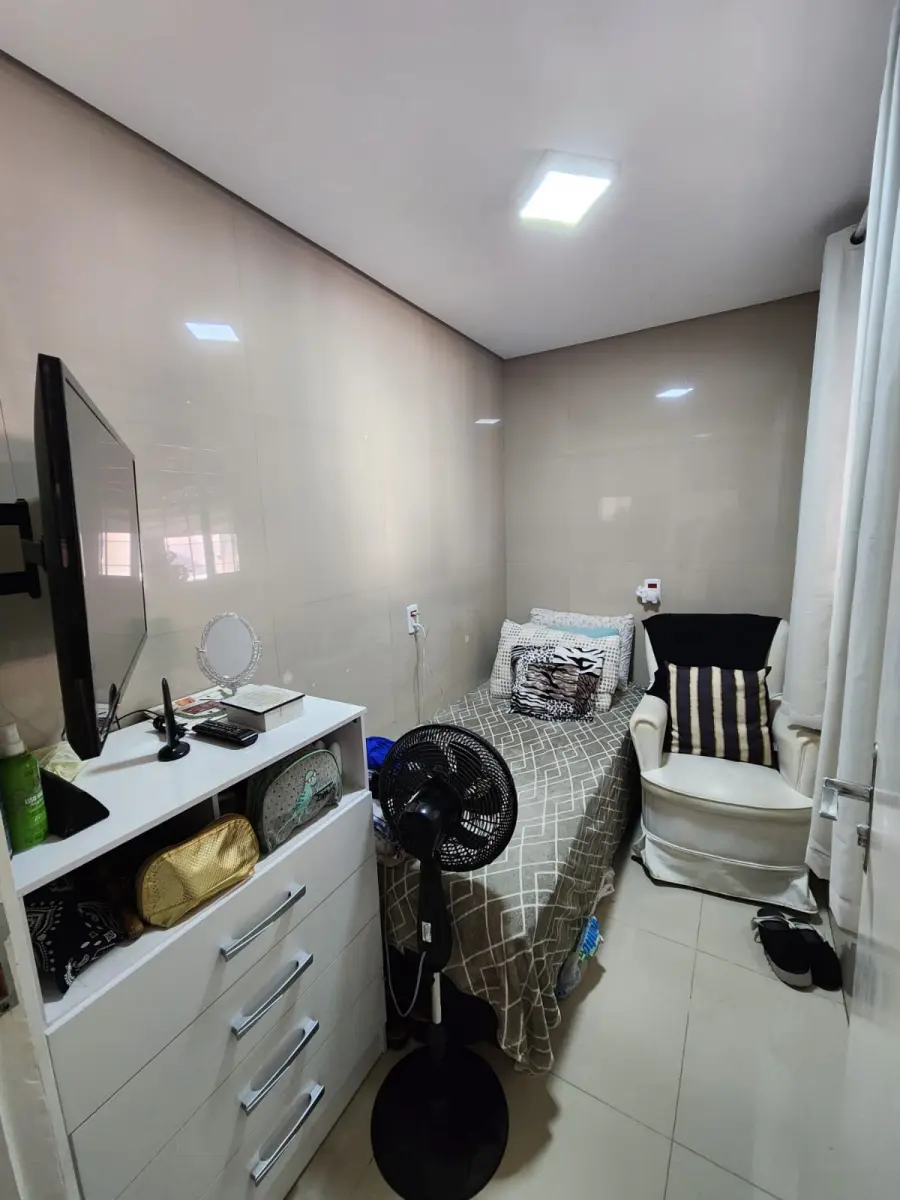 LOTE 001 - GRANDE CASA COM PISCINA NA ILHA DA PINTADA COM MAIS 4 APTS EM OBRA NO IMOVEL