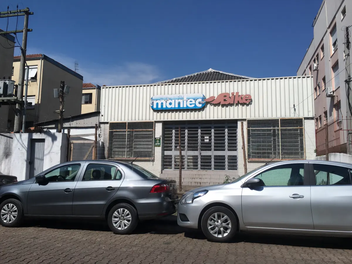 LOTE 000 - IMÓVEL 2.430m2 PARA LOJA OU MAGAZINE NA AV. ASSIS BRASIL   COM DUAS FRENTES