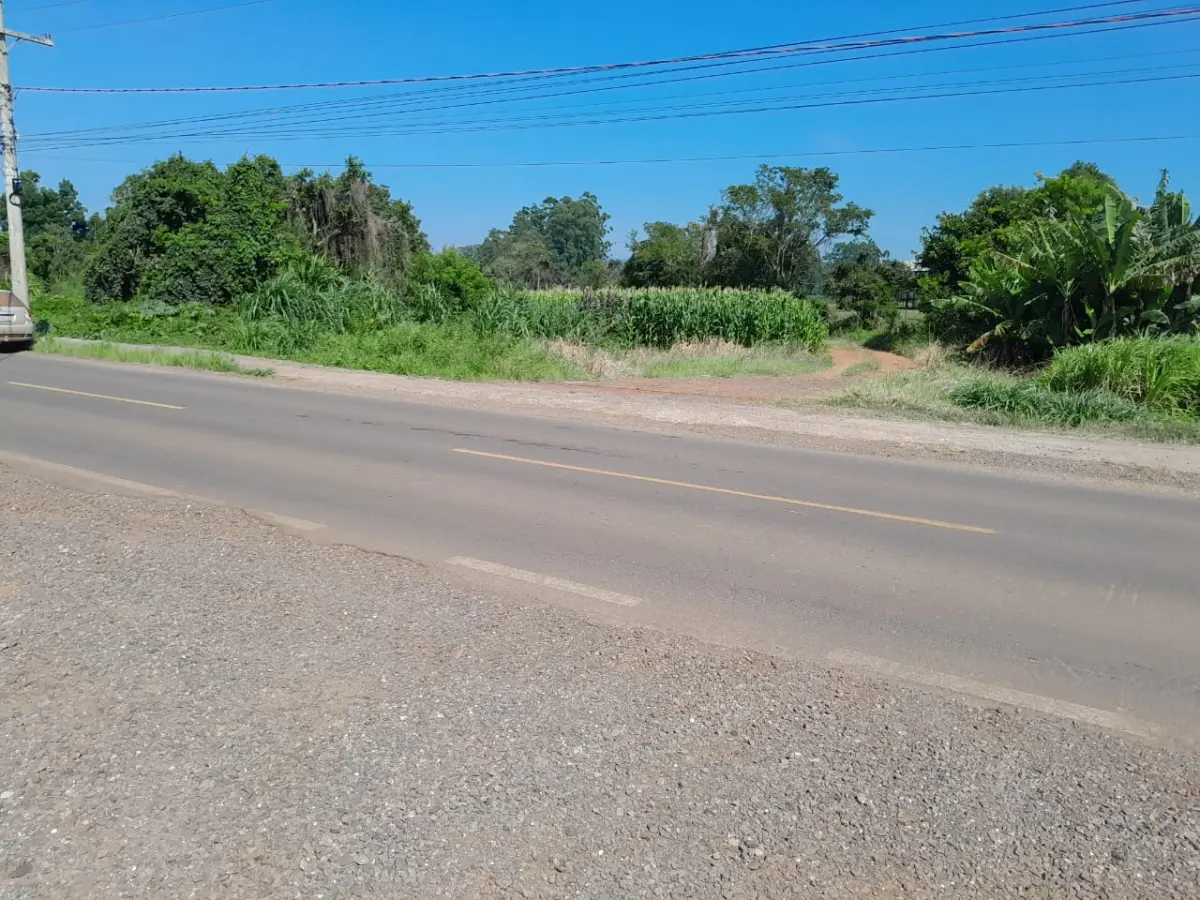 LOTE 001 - UPI DE FABRICA DE TIJOLOS - CERAMICA COMPLETA - CAMINHOES - EMPILHADEIRA -ESCAVADEIRA - SEDE COMPLETA PRODUZINDO - 2 JAZIDAS ATIVAS E COM LICENÇAS - MAIS UM OUTRO IMÓVEL PARA SEDE FUTURA