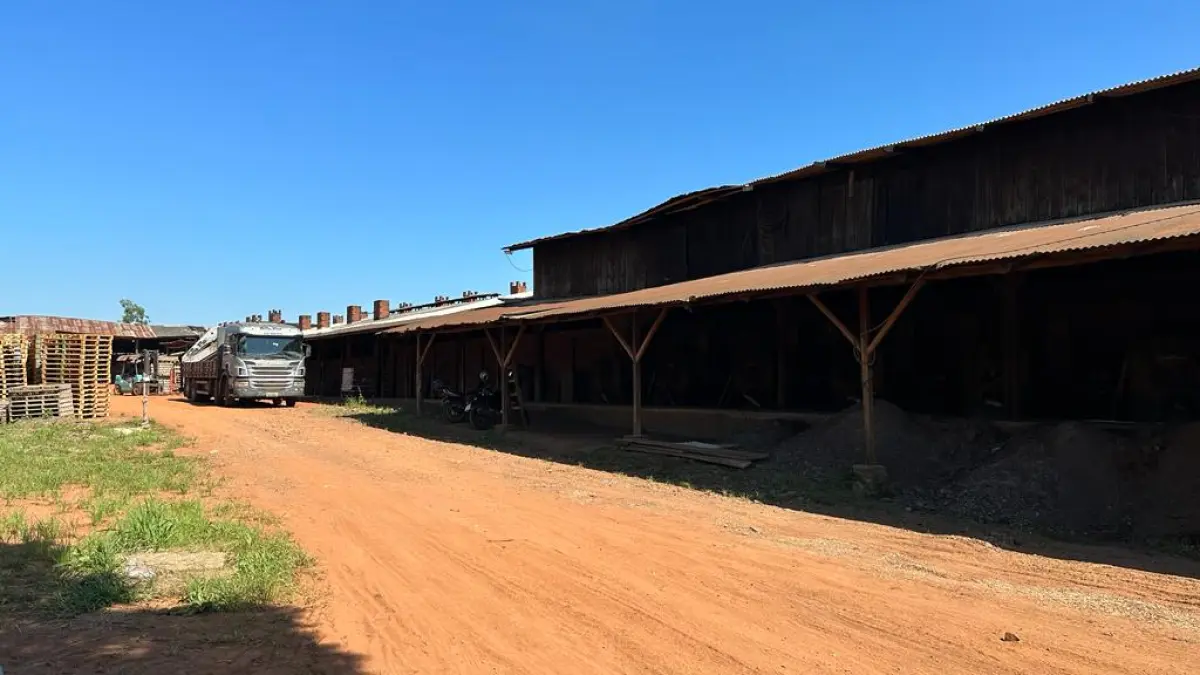 LOTE 001 - UPI DE FABRICA DE TIJOLOS - CERAMICA COMPLETA - CAMINHOES - EMPILHADEIRA -ESCAVADEIRA - SEDE COMPLETA PRODUZINDO - 2 JAZIDAS ATIVAS E COM LICENÇAS - MAIS UM OUTRO IMÓVEL PARA SEDE FUTURA
