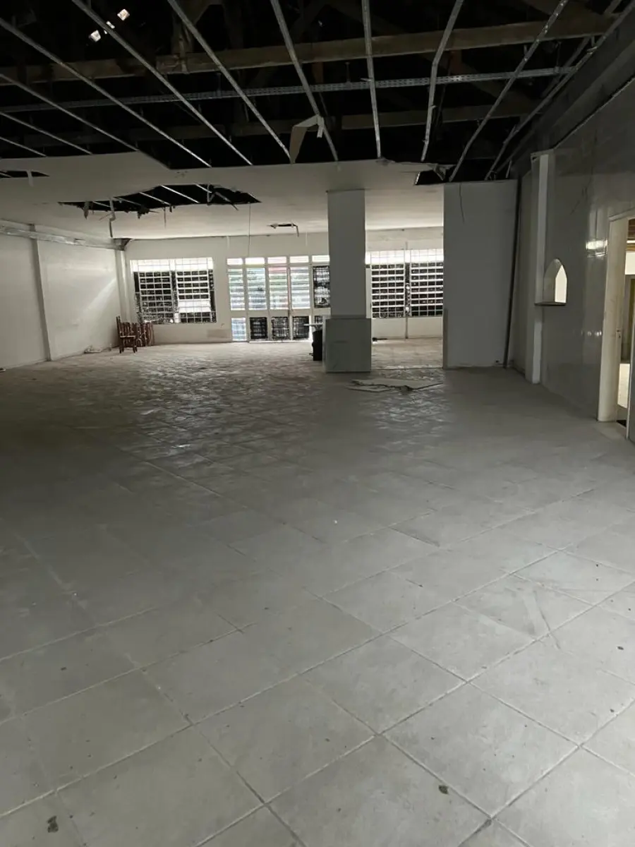 LOTE 000 - IMÓVEL 2.430m2 PARA LOJA OU MAGAZINE NA AV. ASSIS BRASIL   COM DUAS FRENTES