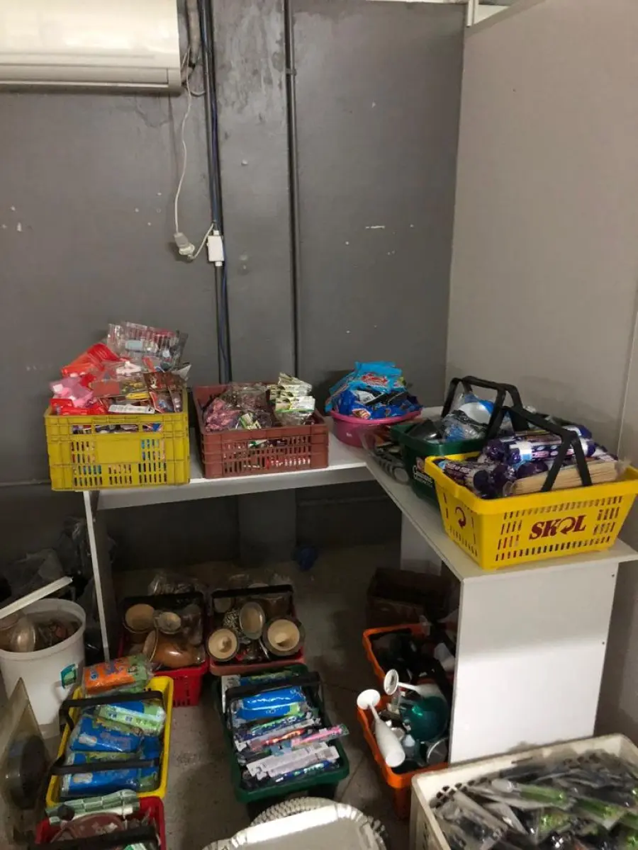 LOTE 001 - Lote com alimentos, bebidas e etc