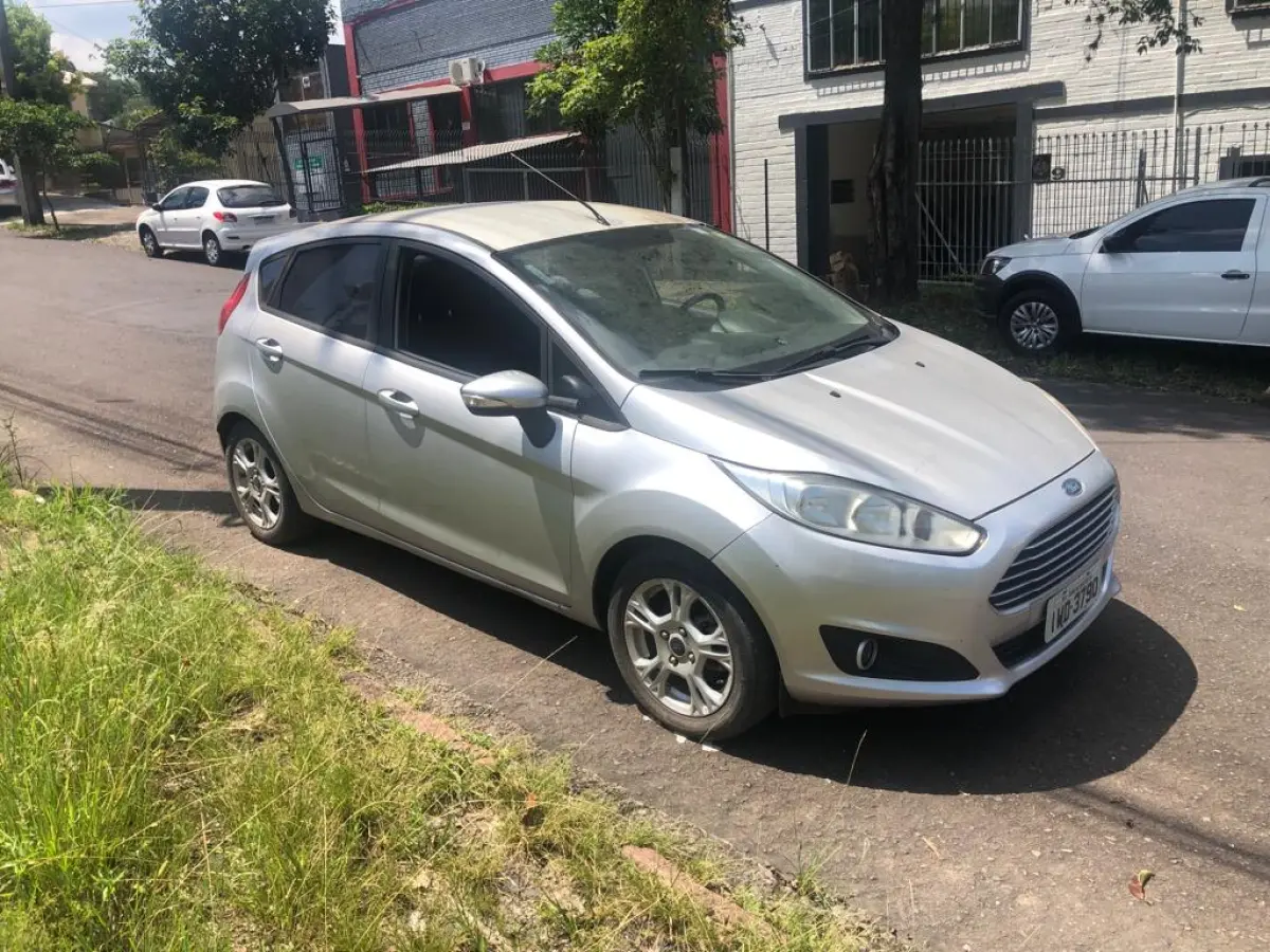 LOTE 013 - Ford Fiesta 1.6 16v Flex Mec 5p, fab/mod 2014/2015