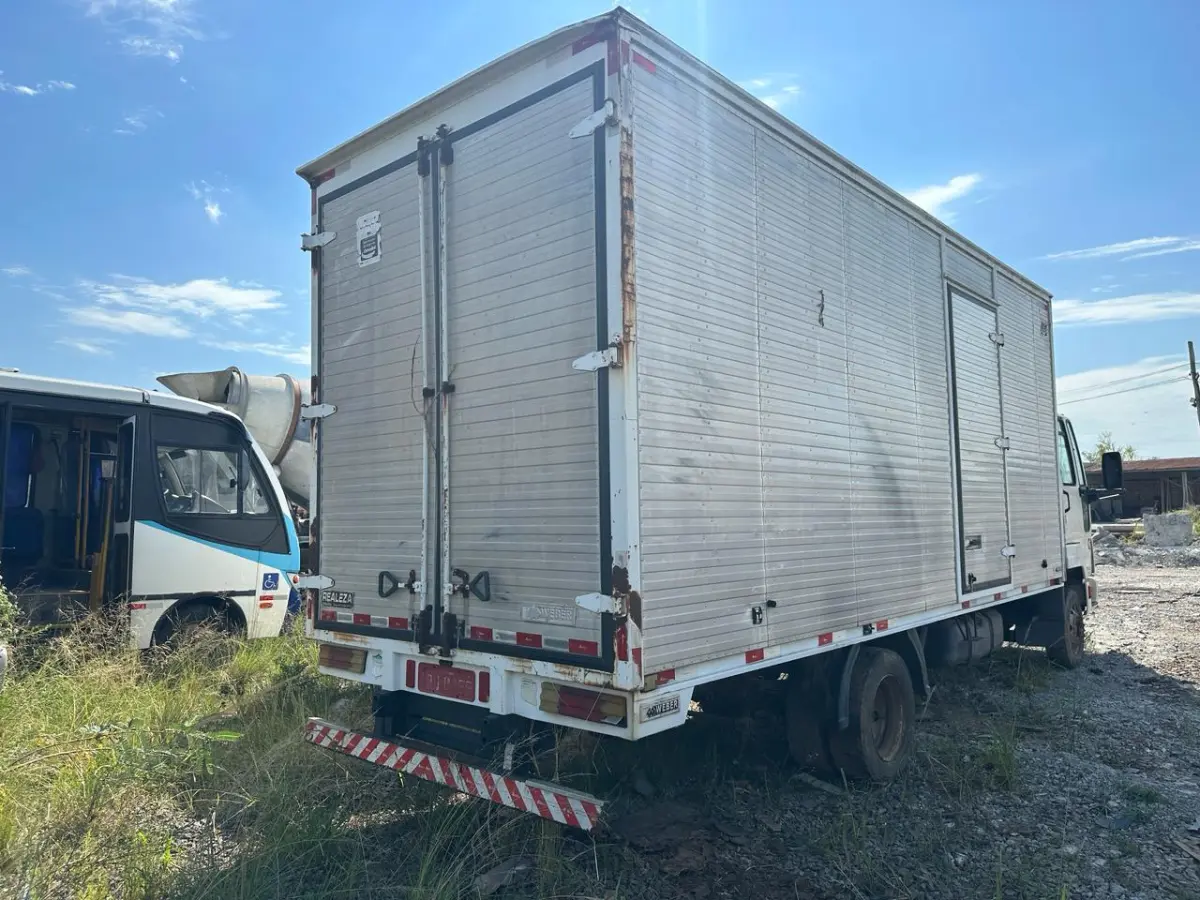 LOTE 000 - FORD CARGO 815 E ANO 2011