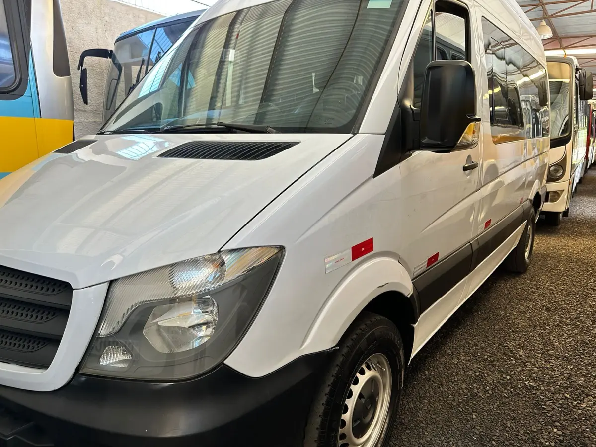 LOTE 002 - SPRINTER 415 VAN LUXO DIESEL, ANO 2019