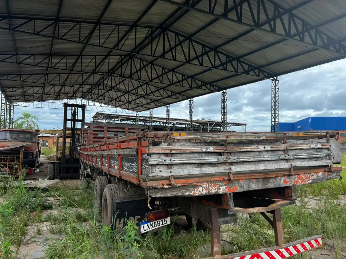 LOTE 002 - Caminhão de carga M. Benz/L 1113, ano 1973 LXN8B15