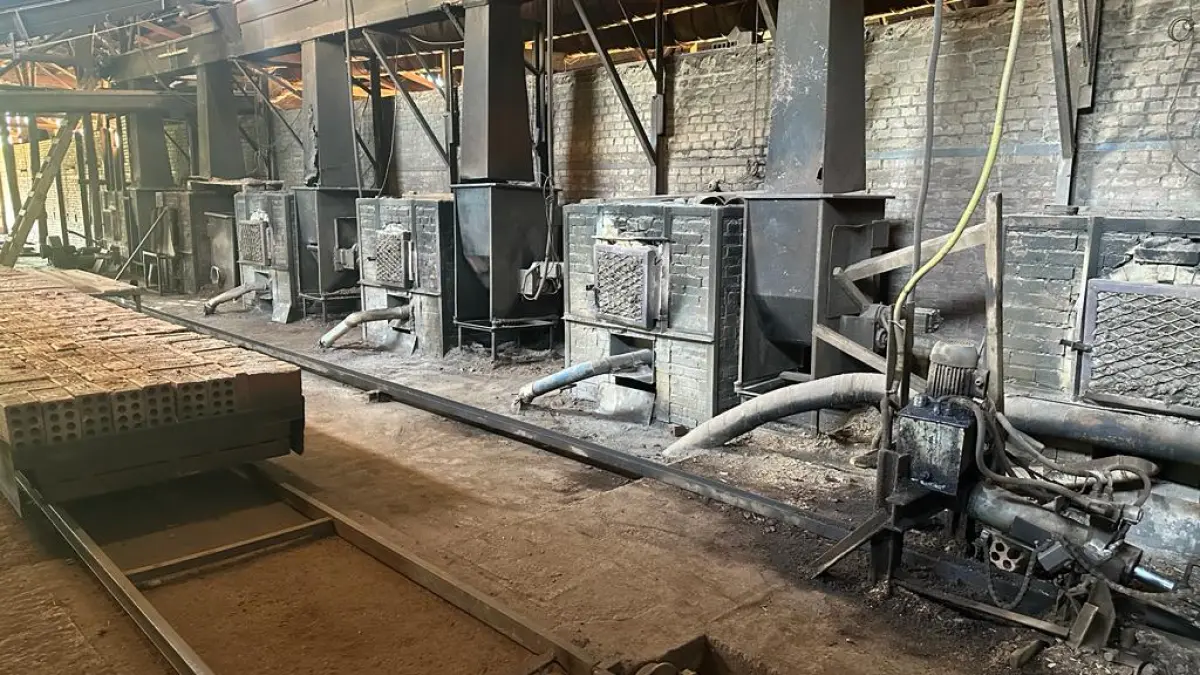 LOTE 001 - UPI DE FABRICA DE TIJOLOS - CERAMICA COMPLETA - CAMINHOES - EMPILHADEIRA -ESCAVADEIRA - SEDE COMPLETA PRODUZINDO - 2 JAZIDAS ATIVAS E COM LICENÇAS - MAIS UM OUTRO IMÓVEL PARA SEDE FUTURA