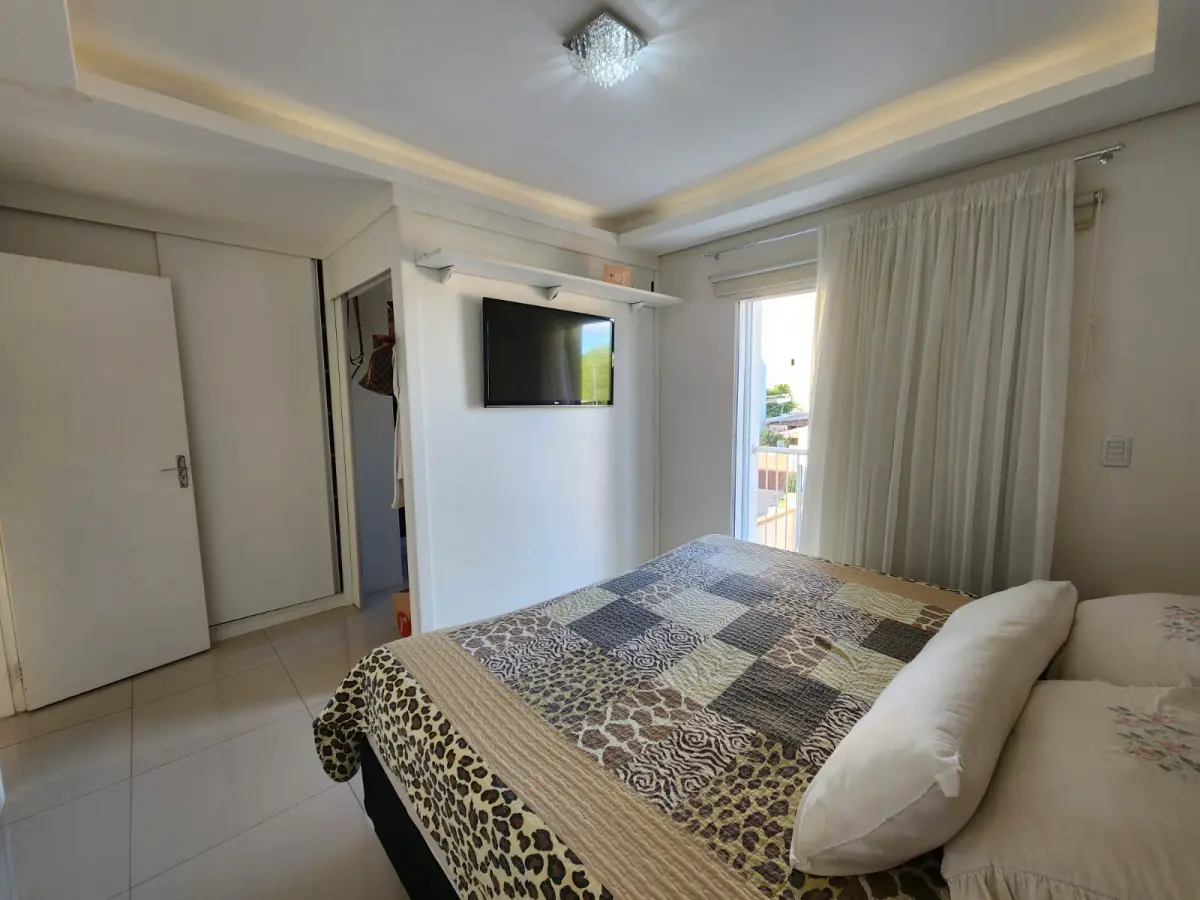 LOTE 001 - GRANDE CASA COM PISCINA NA ILHA DA PINTADA COM MAIS 4 APTS EM OBRA NO IMOVEL