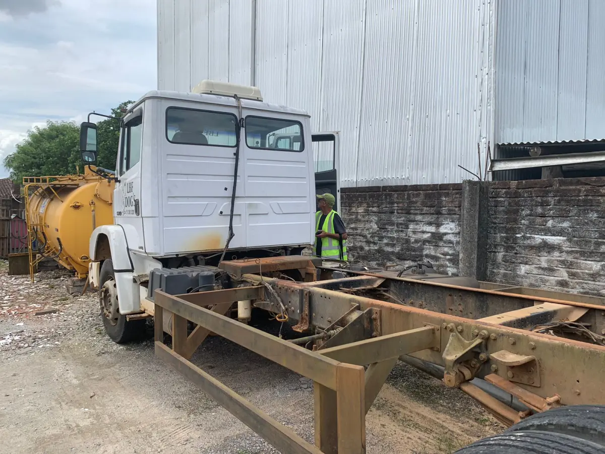 LOTE 000 - Caminhão Mercedes Benz/Atron 1319, ano 2012