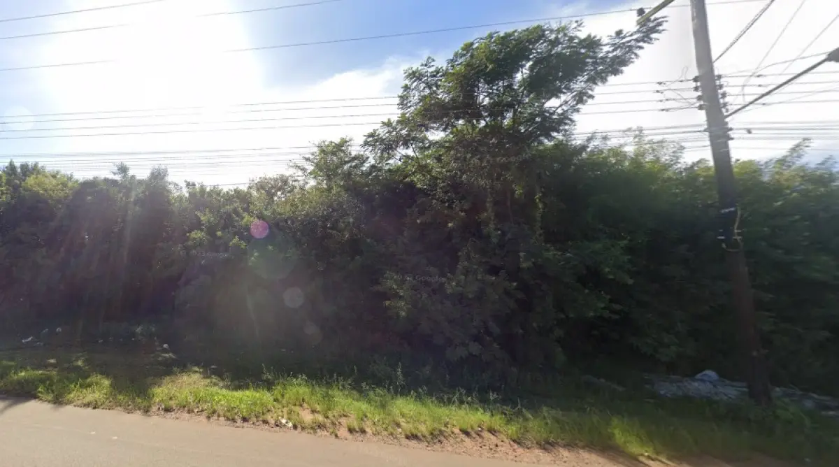 LOTE 000 - Um terreno com área superficial de 1.190m², localizado à Avenida Amadeu Dalbem