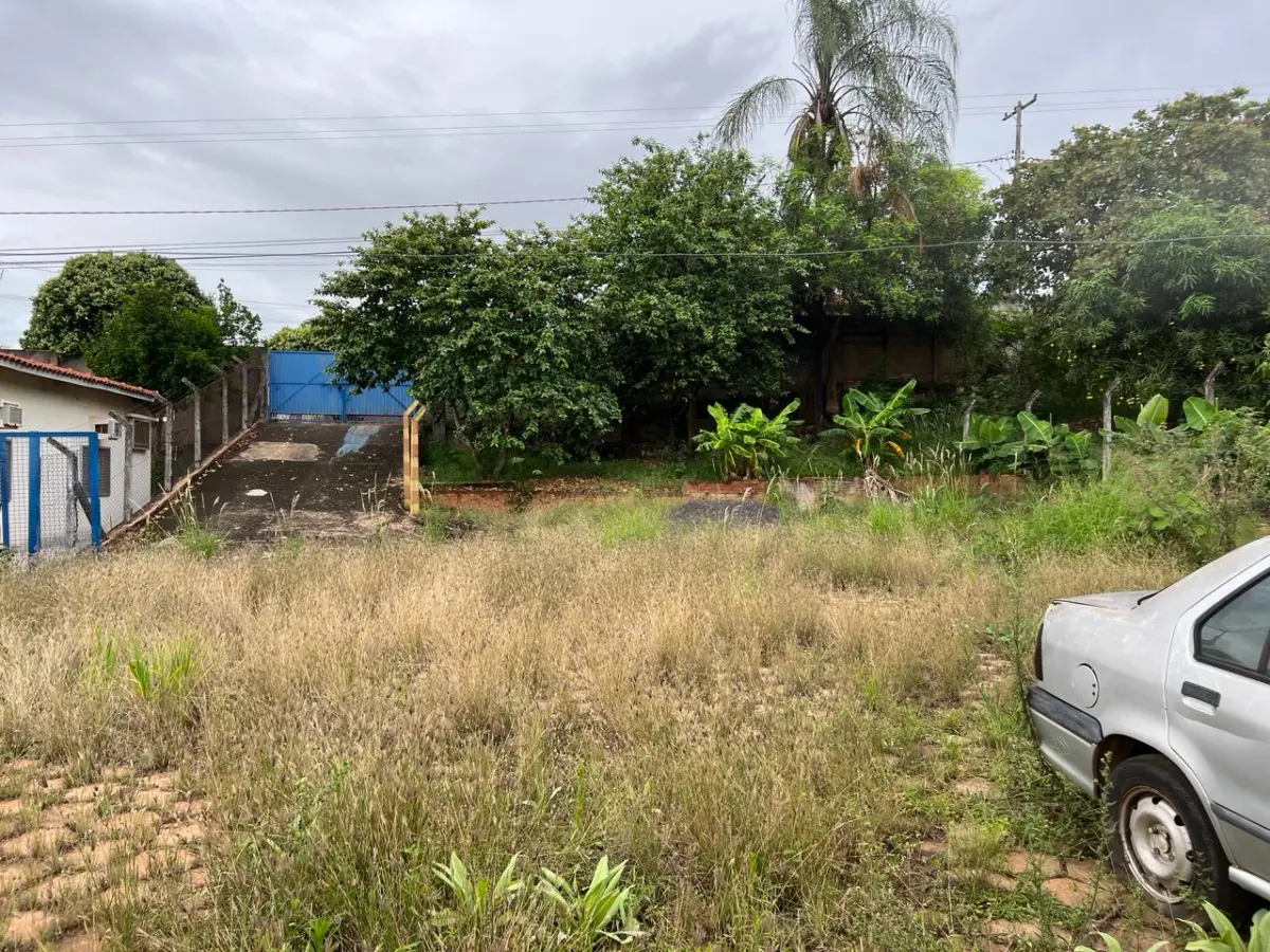LOTE 001 - GRANDE IMÓVEL CENTRO DE LINS COM 2 ESQUINAS - EM AVENIDA - COM GINASIO COBERTO - SALAS - ESCOLA
