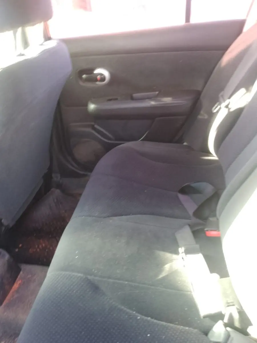 LOTE 002 - I/Nissan Tiida 18S 2012/2013