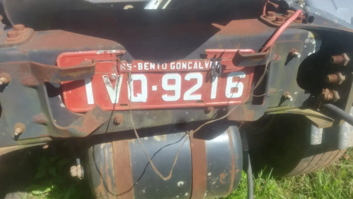 LOTE 004 - Ford Cargo 2842 E Turbo 6x2 2p, fab/mod 2014/2014