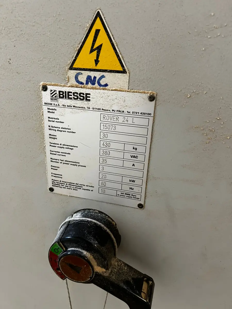 LOTE 050 - Centro de usinagem para madeiras CNC