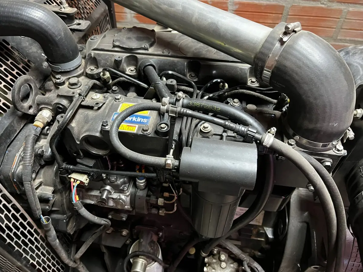 LOTE 121 - Gerador 110KVA motor Perkins 