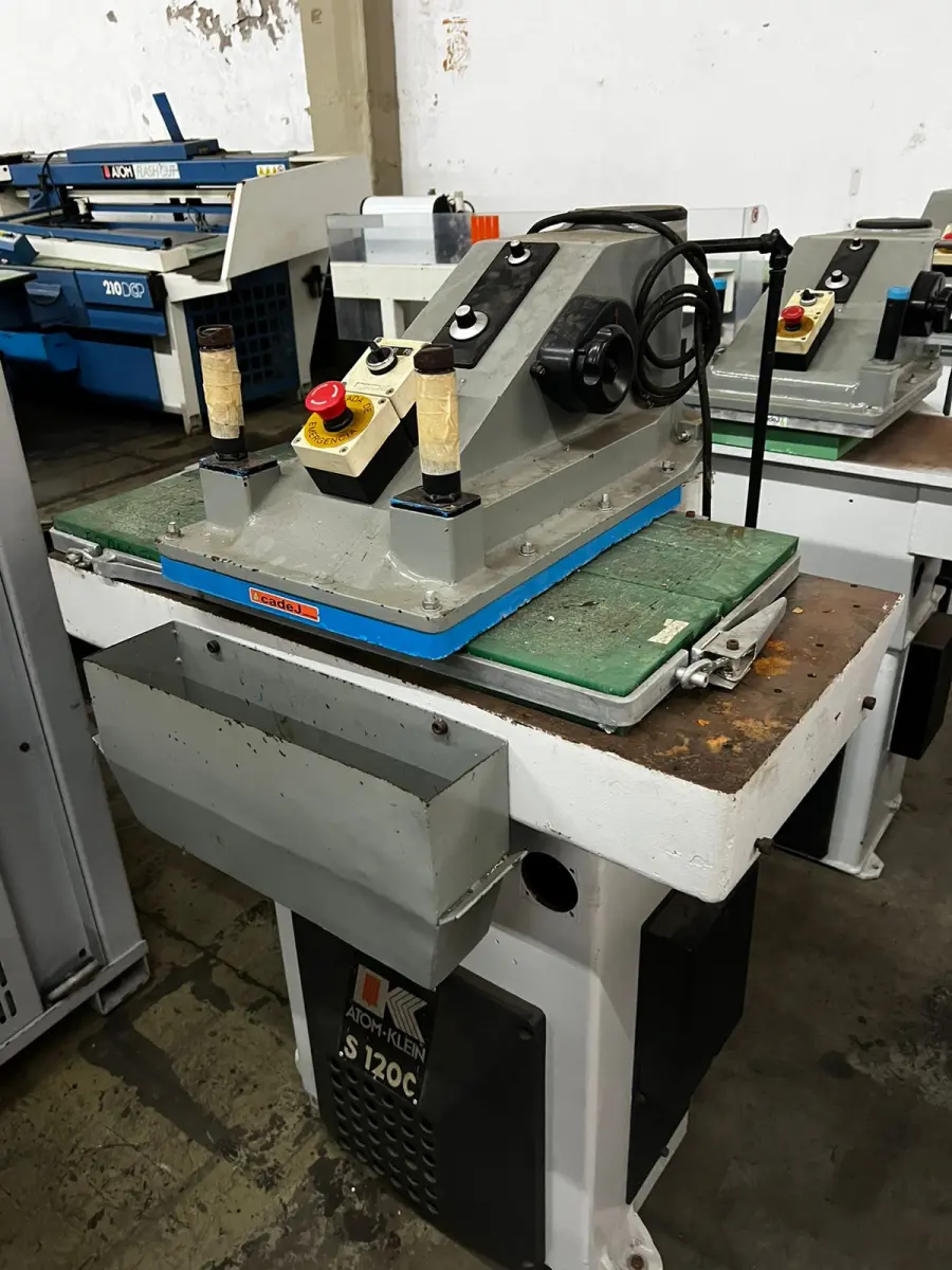 LOTE 008 - Balancin Hidraulico Atom S120 C/ NR 12