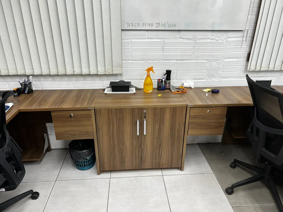 LOTE 020 - Armário 2 portas baixo 