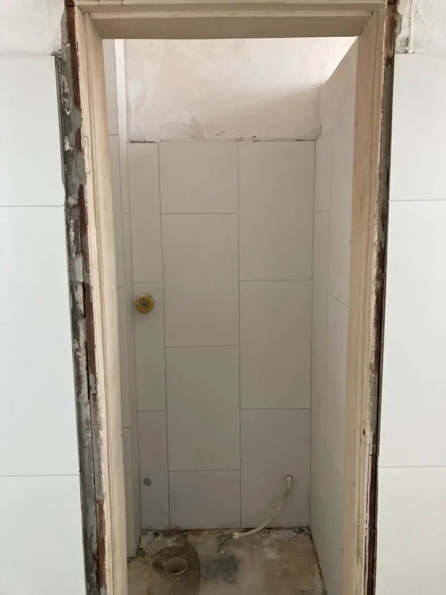 LOTE 002 - O imóvel, conjunto nº 43 do Edifício Candido José de Godoy, localizado na Rua Professor Annes Dias, nº 112, Bairro Centro, Porto Alegre/RS