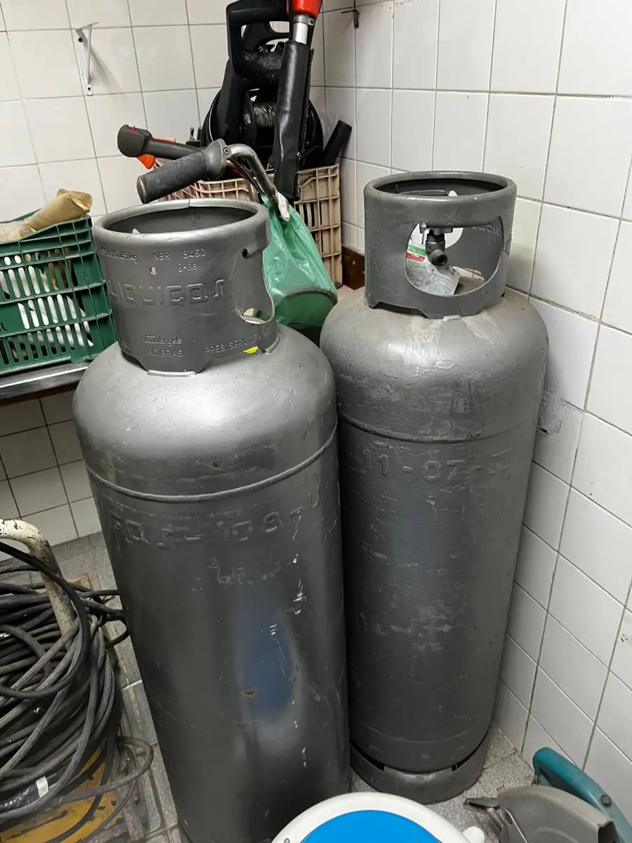 LOTE 002 - LOTE PREJUDICADO - Lote englobado de ferramentas