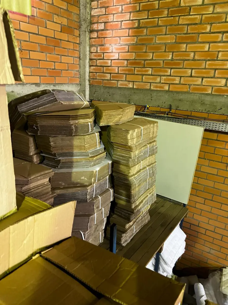 LOTE 007 - Lote de colchoes e mantas massageadoras, lote de espumas e colchões,