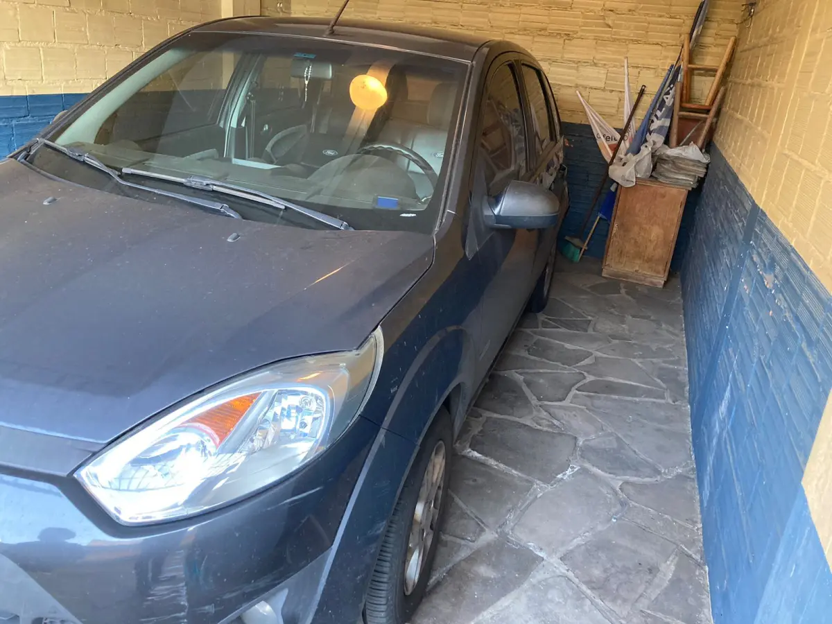 LOTE 000 - LEILÃO DE VEÍCULO  FORD/FIESTA 1.6 FLEX, 2012/2013