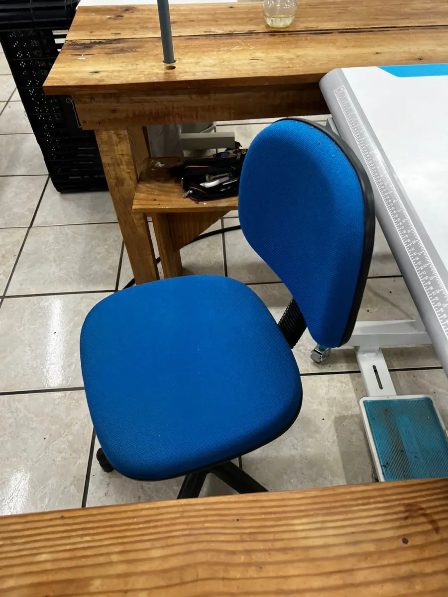 LOTE 000 - Máquinas costura (overlock Jack, plana, overlock antiga, plana Lumak, plana Lanmax, over vermelha) BENS EM  PRESIDENTE GETULIO - SC