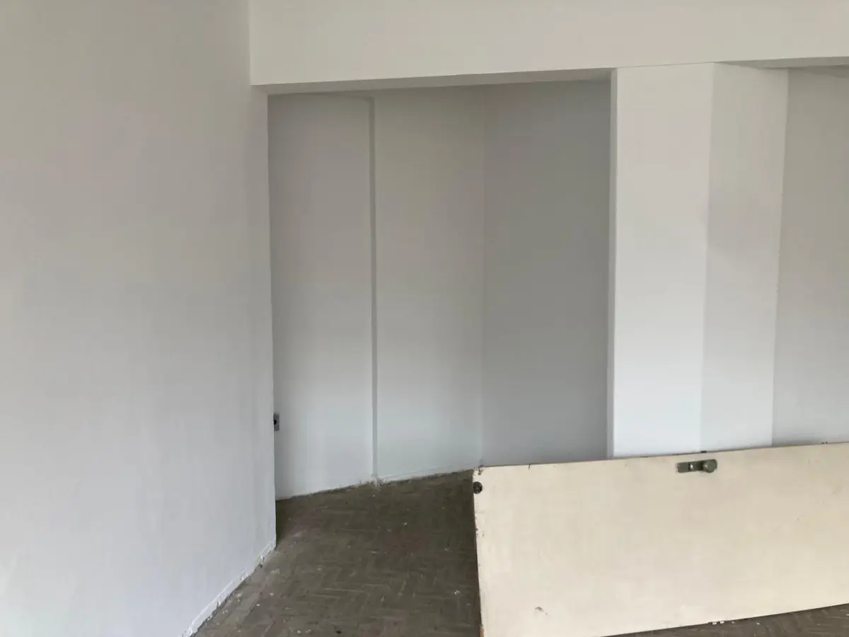 LOTE 002 - O imóvel, conjunto nº 43 do Edifício Candido José de Godoy, localizado na Rua Professor Annes Dias, nº 112, Bairro Centro, Porto Alegre/RS