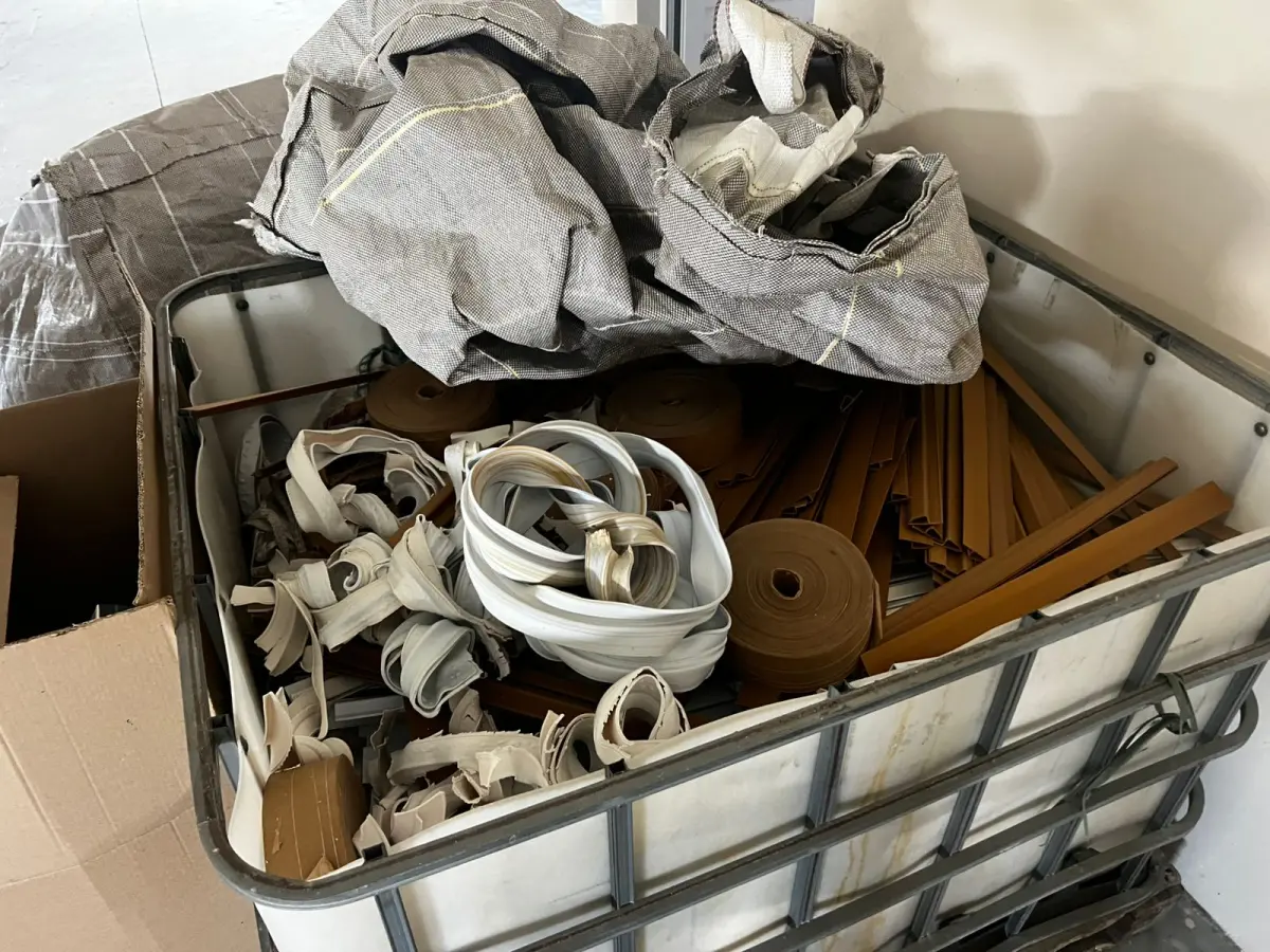 LOTE 000 - SOPRADORA BEKUM, MÃO FRANCESA C/ TALHA ELÉTRICA, UNIDADE DE RESFRIAMENTO, MOTOR P/ REFRIGERAÇÃO, GIRAFA HIDRÁULICA E MÓVEIS DIVERSOS