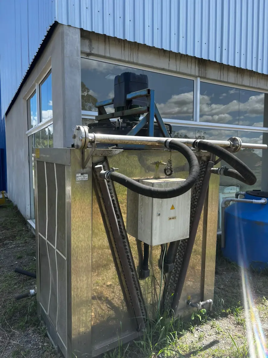 LOTE 000 - SOPRADORA BEKUM, MÃO FRANCESA C/ TALHA ELÉTRICA, UNIDADE DE RESFRIAMENTO, MOTOR P/ REFRIGERAÇÃO, GIRAFA HIDRÁULICA E MÓVEIS DIVERSOS