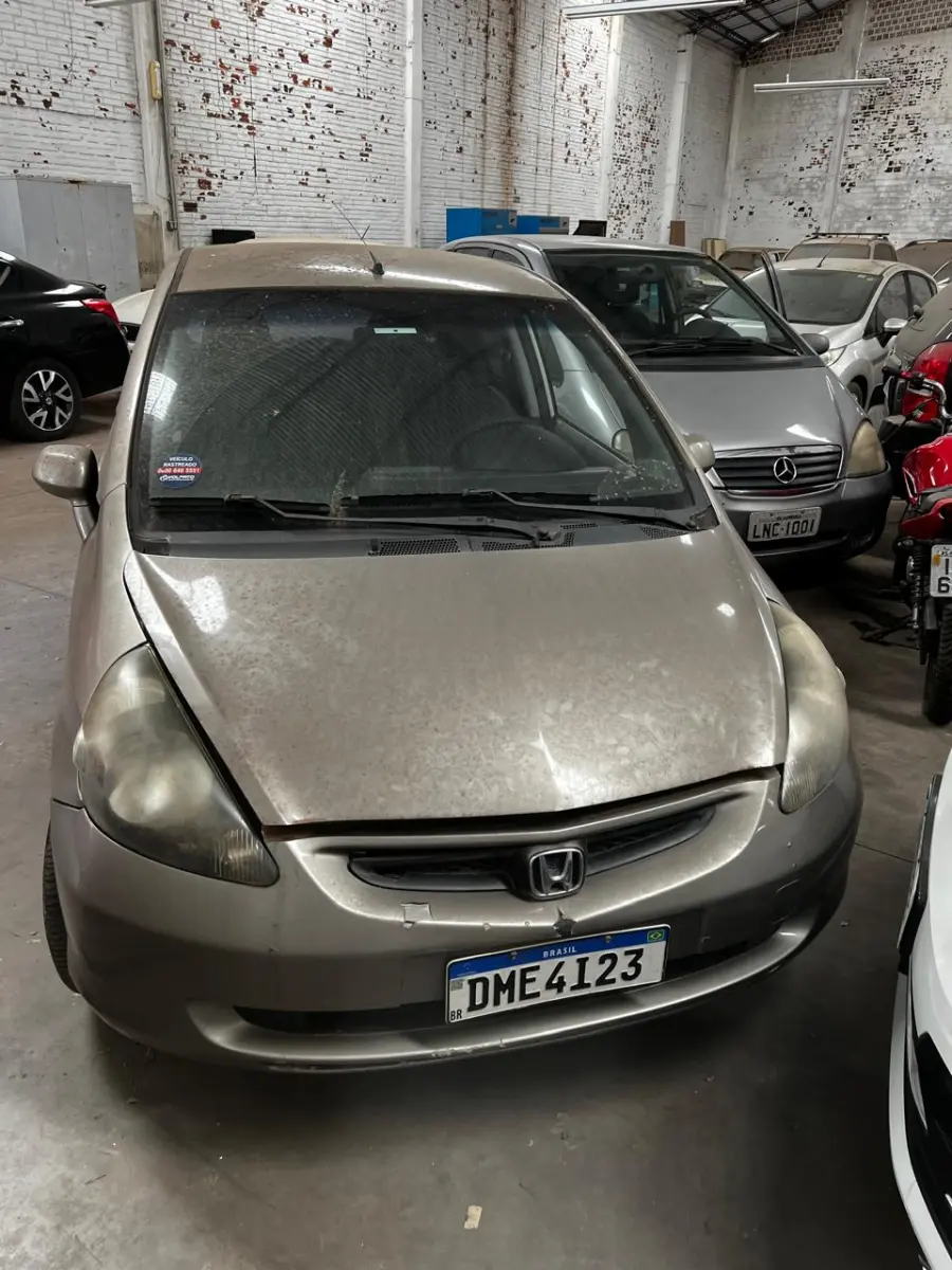 LOTE 000 - Honda/Fit LX, cor dourada, fabricação/modelo 2004/2004