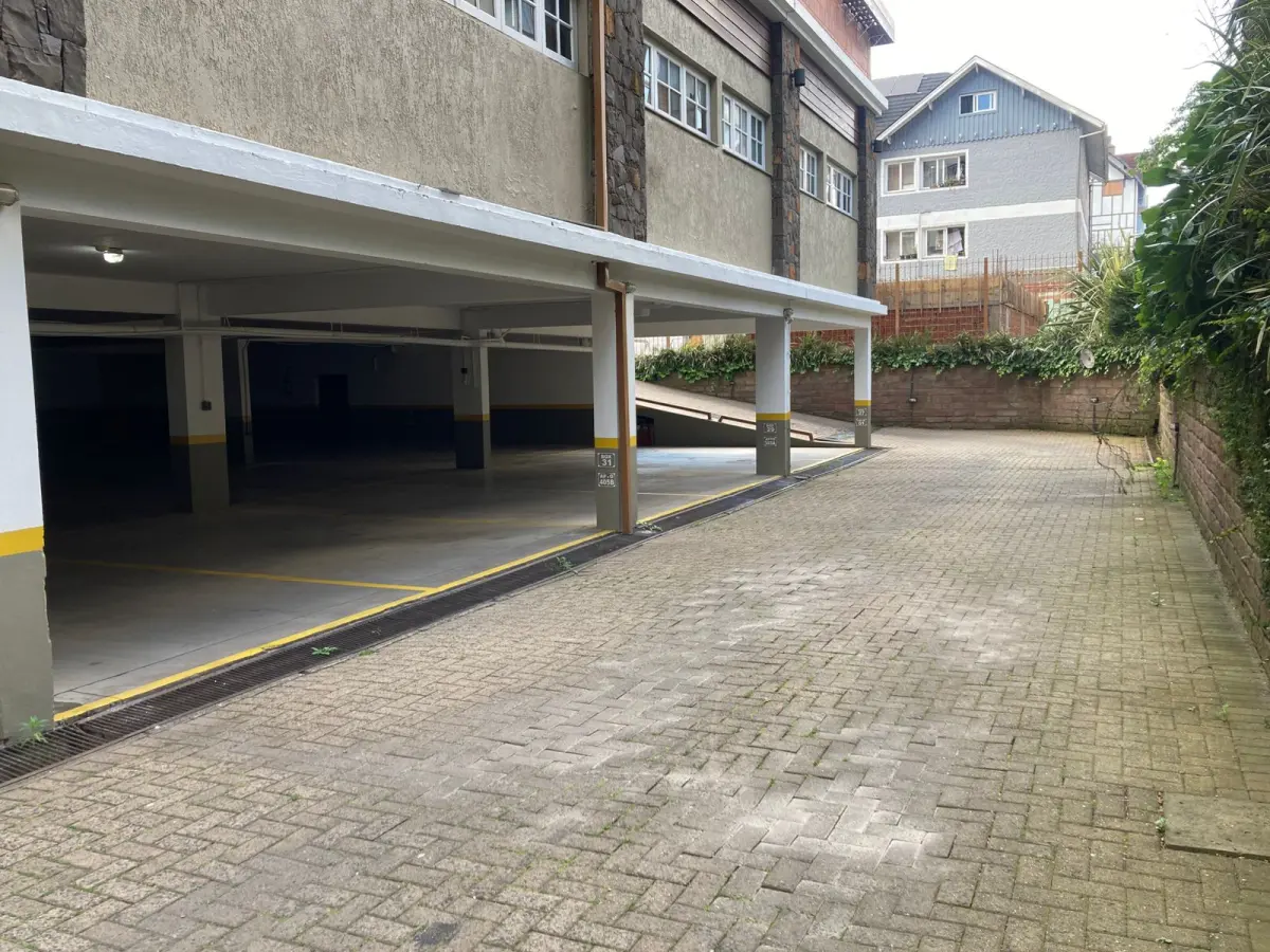 LOTE 000 - Apartamentos 405 e 406 + Box 15, 31, 32 e 14. Finamente decorado