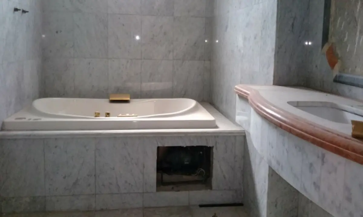 LOTE 000 - O APARTAMENTO N° 101, localizado no 10° andar do Edificio Vol D'Oiseau, situado à Avenida Giovanni Gronchi, nº 4.864, na Vila Andrade e Parque Bairro Morumbi, 29° Suddistrito  - Santo Amaro, com area privativa de 864,52m² e 5 vagas de garagem