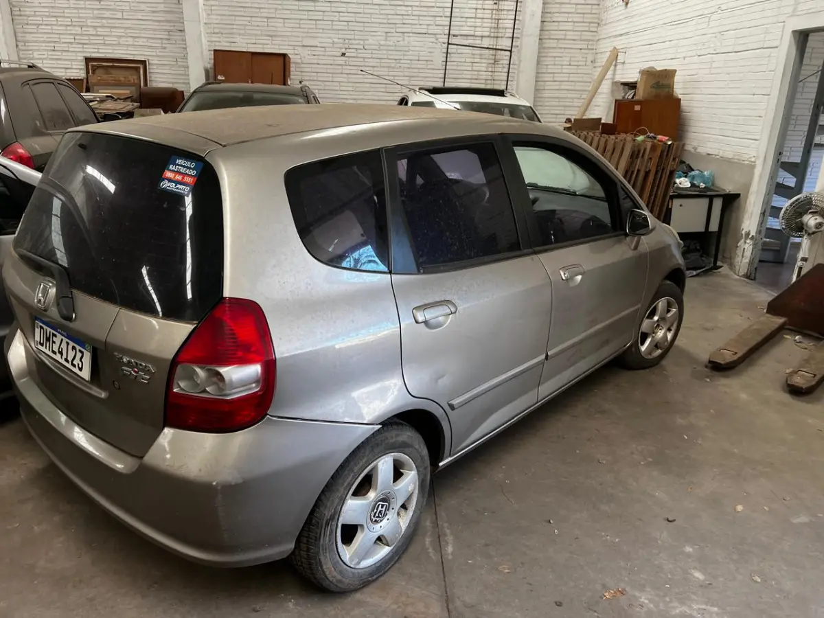 LOTE 000 - Honda/Fit LX, cor dourada, fabricação/modelo 2004/2004