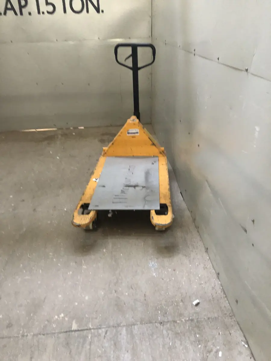 LOTE 001 - LOTE ENGLOBADO DE MAQUIINAS E EQUIPAMENTOS