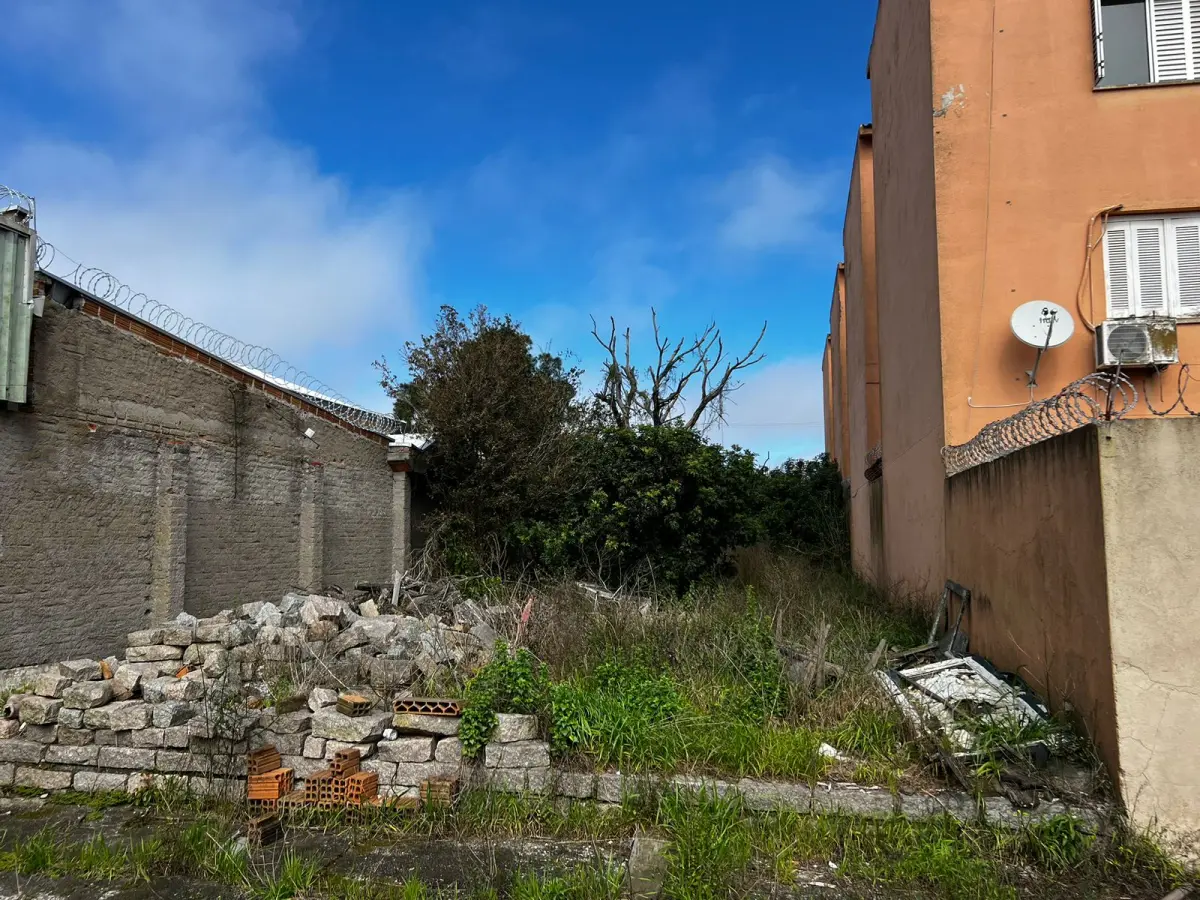 LOTE 001 - 2 IMÓVEIS (ENGLOBADOS) NAS RUAS SEN. SALGADO FILHO - ALVARO DA COSTA