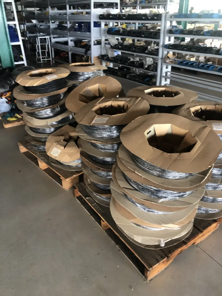 LOTE 001 - LOTE ENGLOBADO DE MAQUIINAS E EQUIPAMENTOS