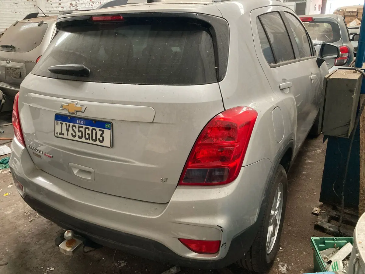 LOTE 001 - GM – Chevrolet – TRACKER LT 1.4 Turbo 16V Flex 4x2 aut., fabricação/modelo 2018/2018, cor: prata