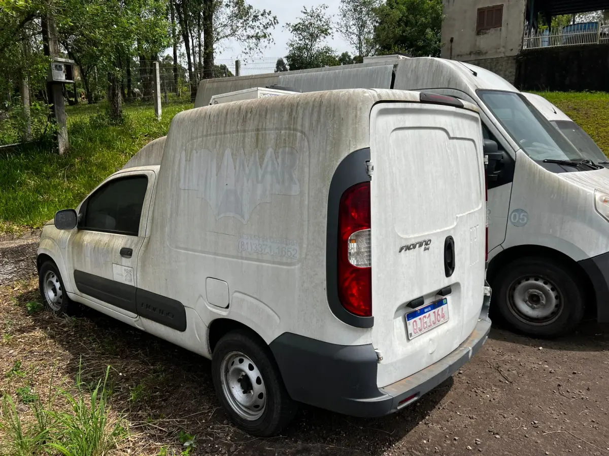 LOTE 005 - O veículo Fiat Fiorino Furgão EVO 1.4 Flex 8v 2p. Ano 2016