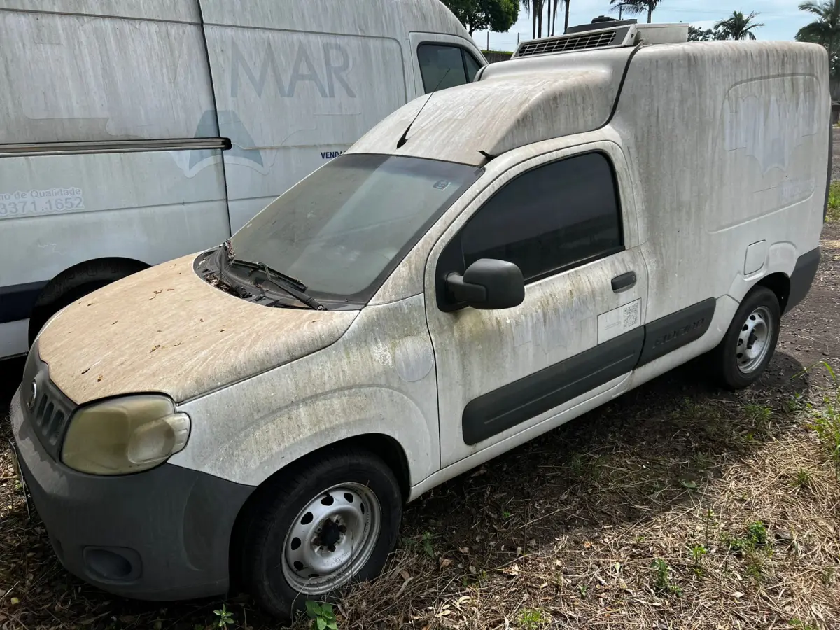 LOTE 005 - O veículo Fiat Fiorino Furgão EVO 1.4 Flex 8v 2p. Ano 2016