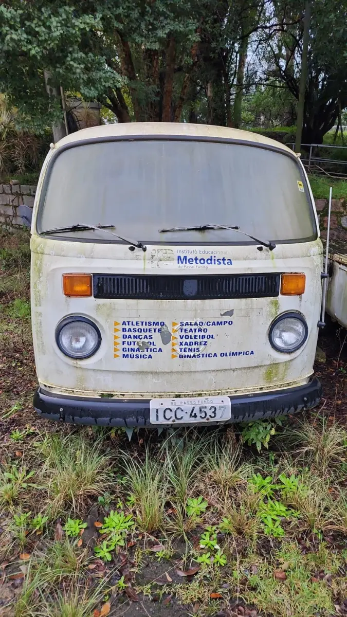 LOTE 032 - KOMBI